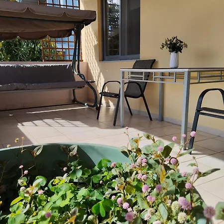 Detached House In Appartamento Patras